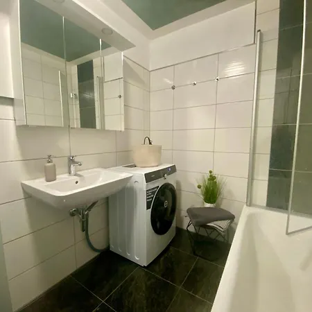 Wohnperle Neustadt - Zentral, Kostenloser Parkplatz, Lift, Klimaanlage Apartment